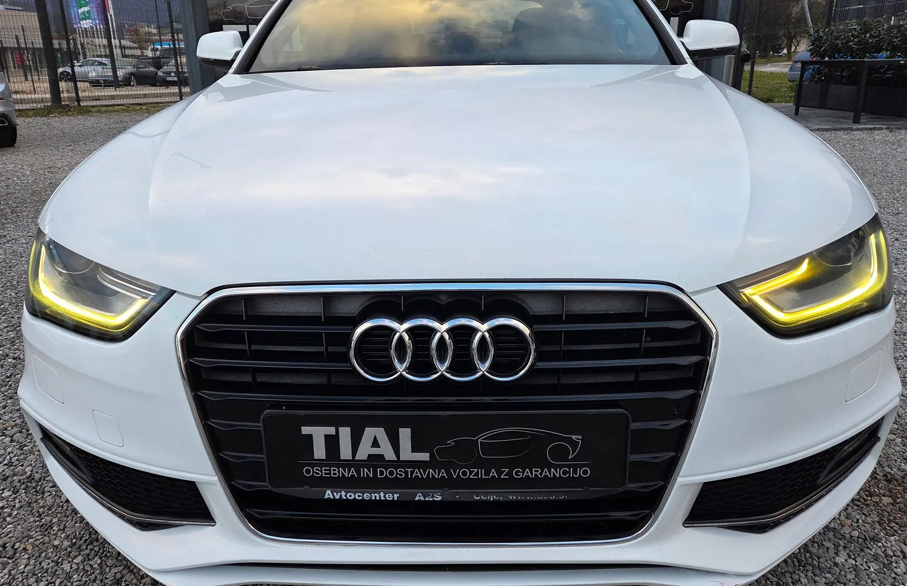 Zunanja slika - Audi A4 - 2.0TDI-S LINE-LED-XENON-ALU-PDC-SLO-1.LASTNIK... - 2