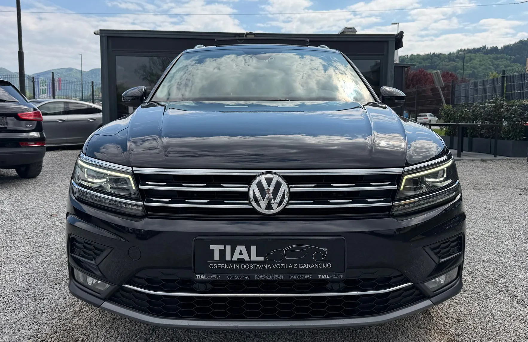 Zunanja slika - VW Tiguan - 2.0 TDI HIGHLINE-VIRTUAL-PANORAMA-NAVI-ACC-VEL.SER - 2