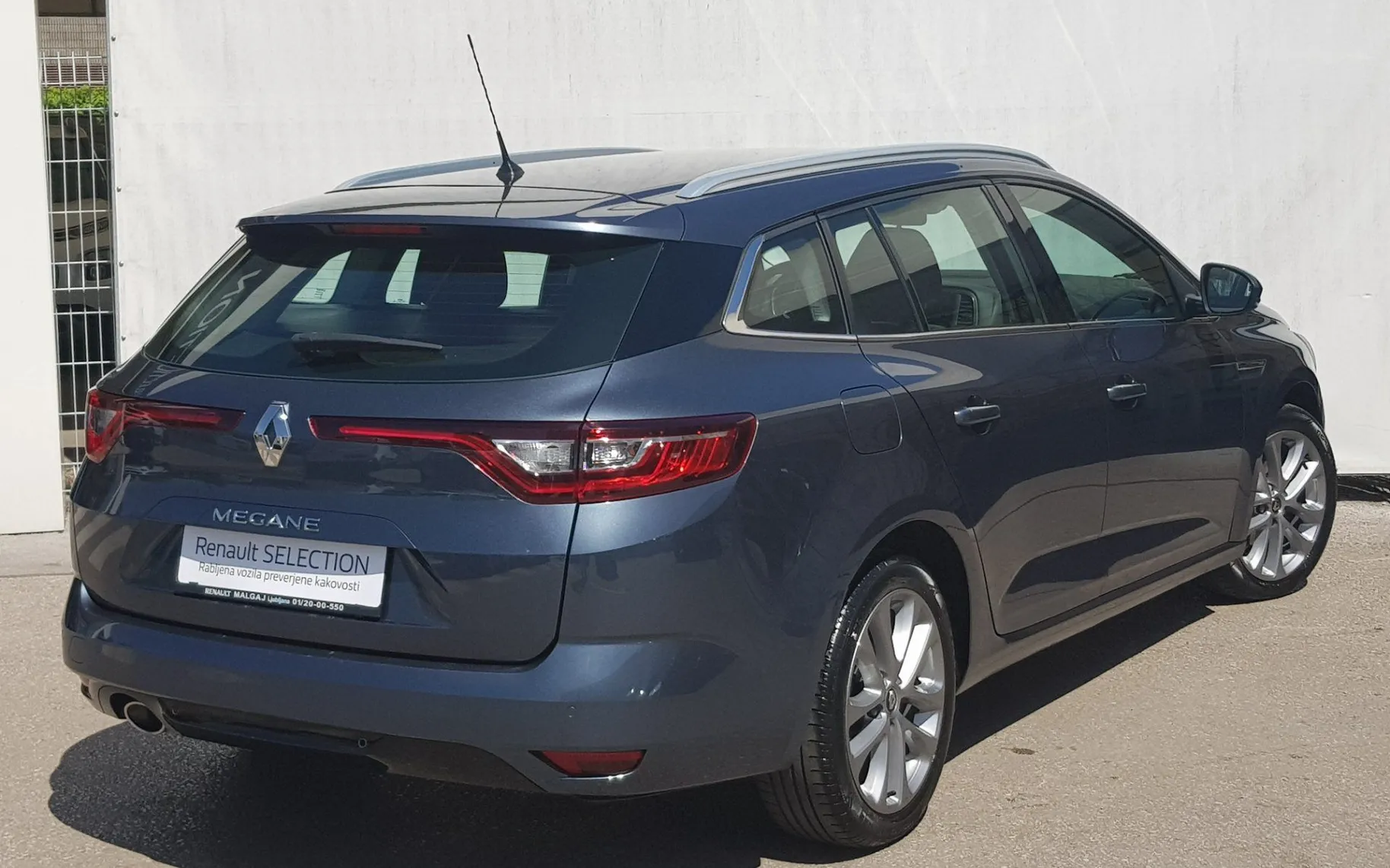 Zunanja slika - Renault Mégane - Grandtour dCi 110 Intens GLAVNI SERVIS - 4