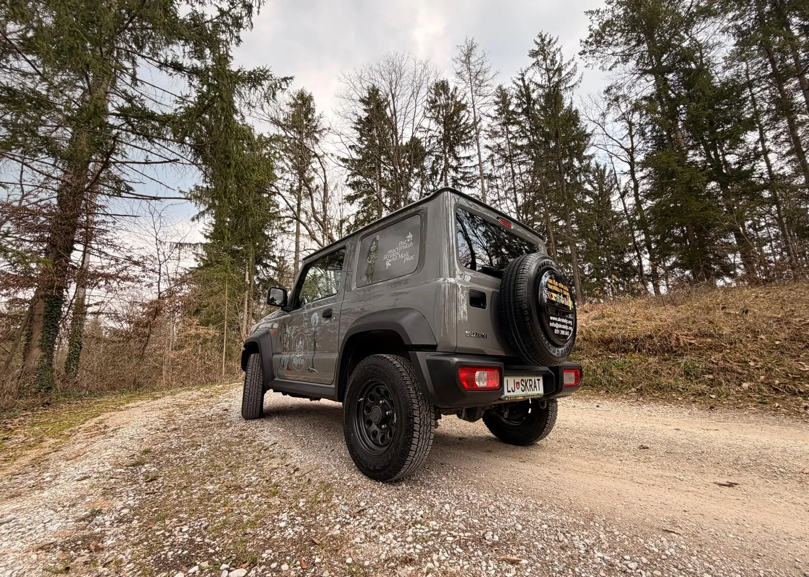 Zunanja slika - Suzuki Jimny - Suzuki  1.5 Comfort AllGrip 4x4 - 2