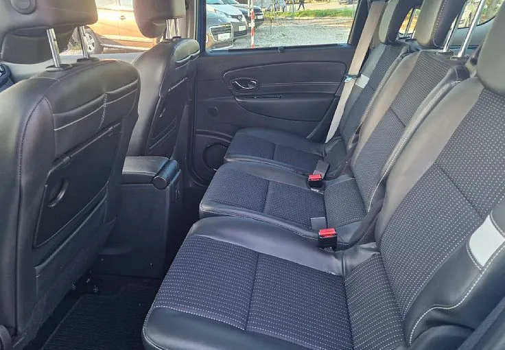 Zunanja slika - Renault Scénic - Grand Scenic 1.2 TCe Bose Edition - HITRI KREDIT BREZ POLOGA - 9