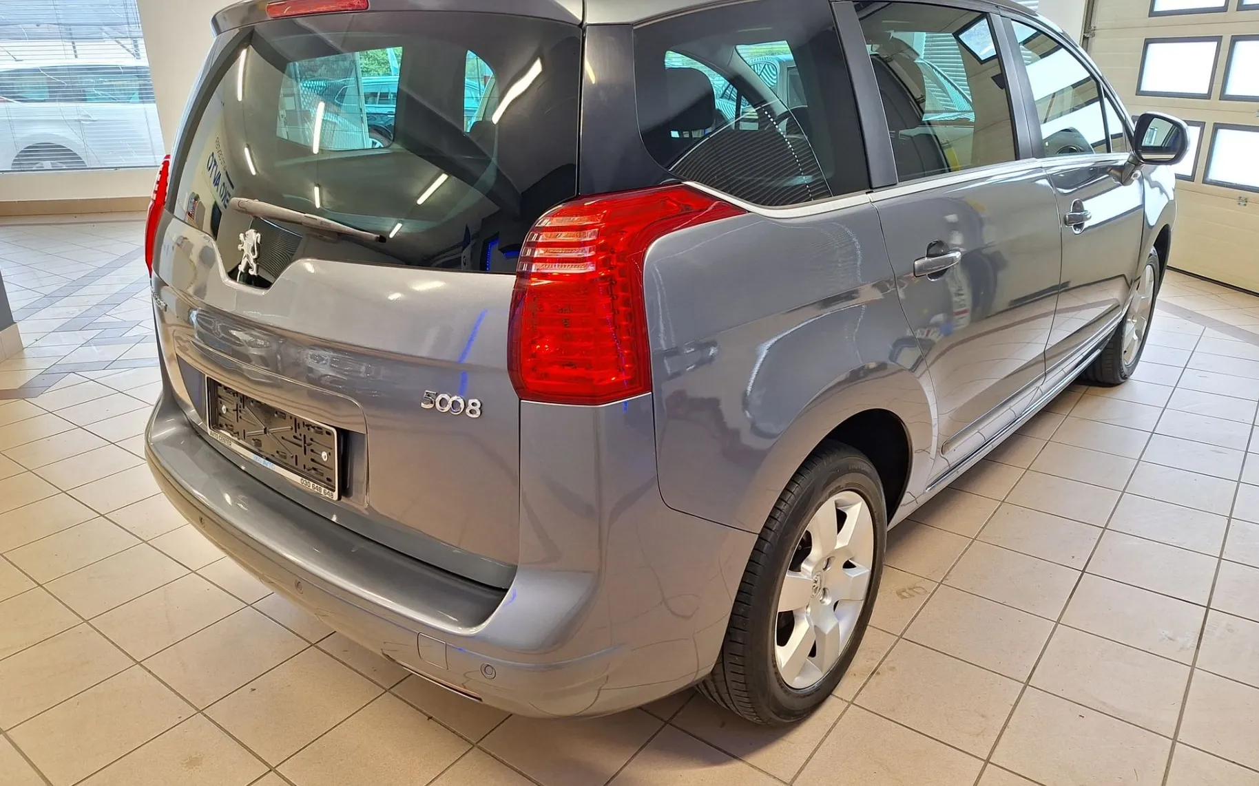 Zunanja slika - Peugeot 5008 - 1.6 16v 120 FAMILY-PANORAMA-SLO-SAMO 159000KM-... - 5