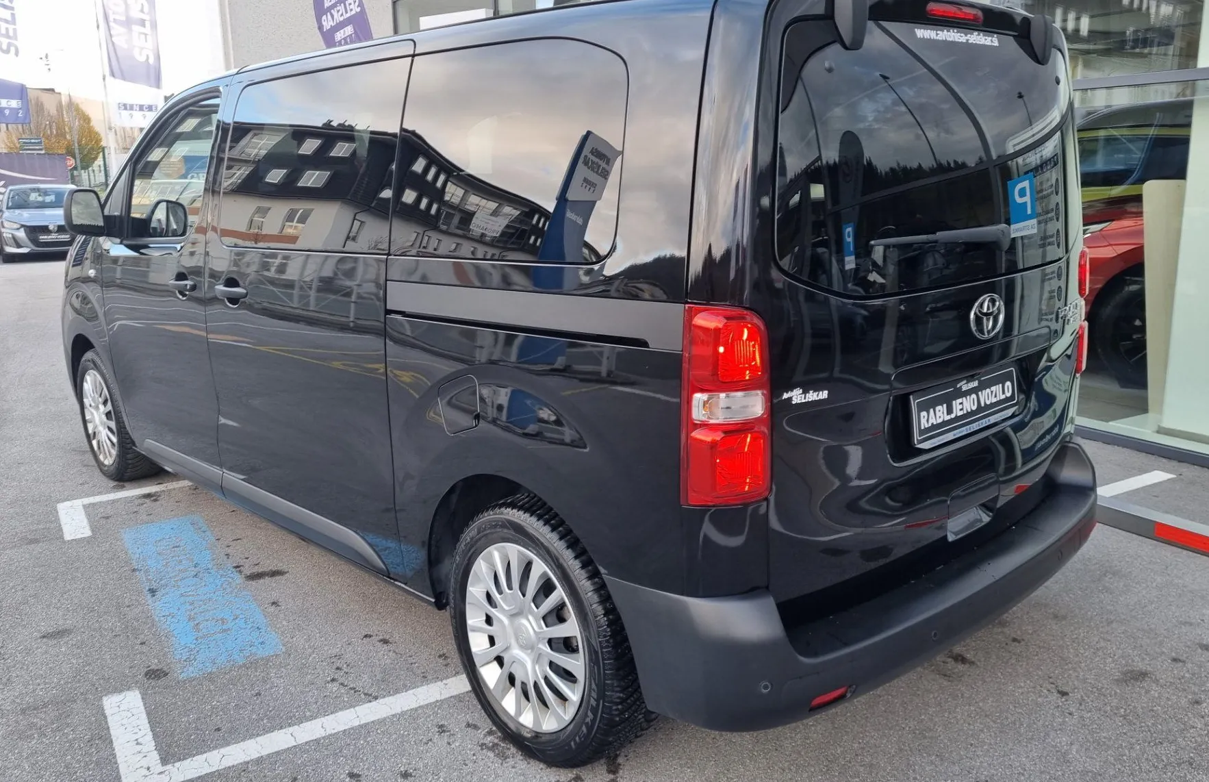 Zunanja slika - Toyota Proace - Verso 2.0d L1 - Avtomatik - 9 SEDEŽEV - SAMO 8.452km - 6