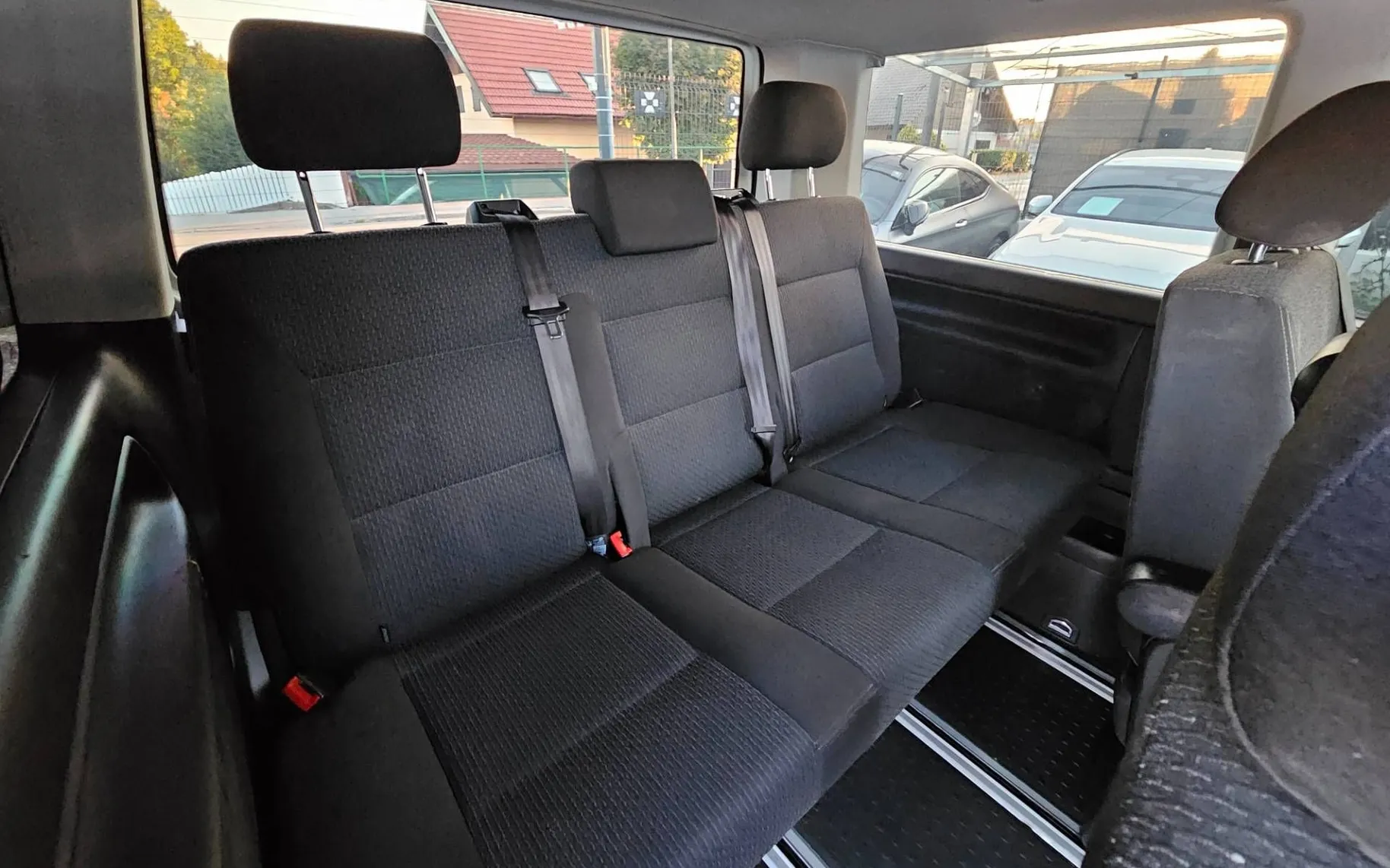 Notranja slika - Volkswagen Multivan - 2.0 TDI DMR Comfortline - 11