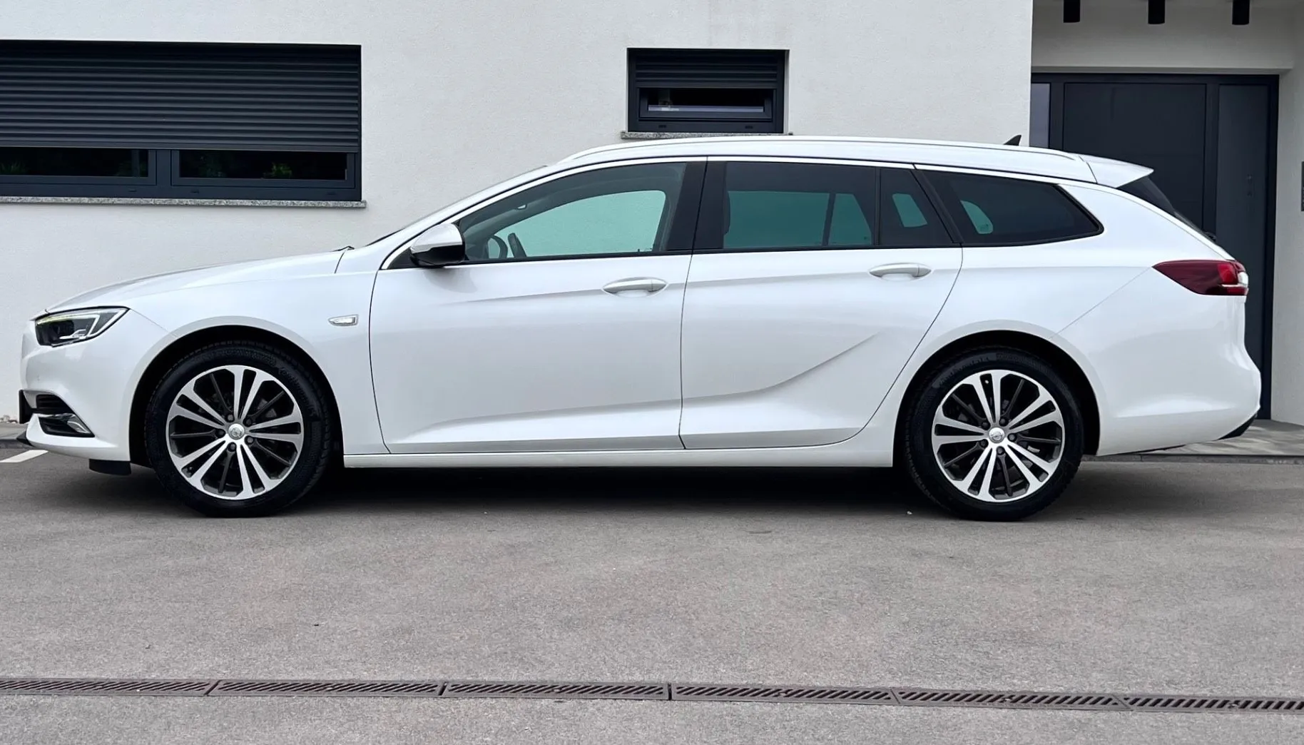 Zunanja slika - Opel Insignia - Sports Tourer 1.5 Turbo+1.LAST+SLO+ALU+NAVI... - 4