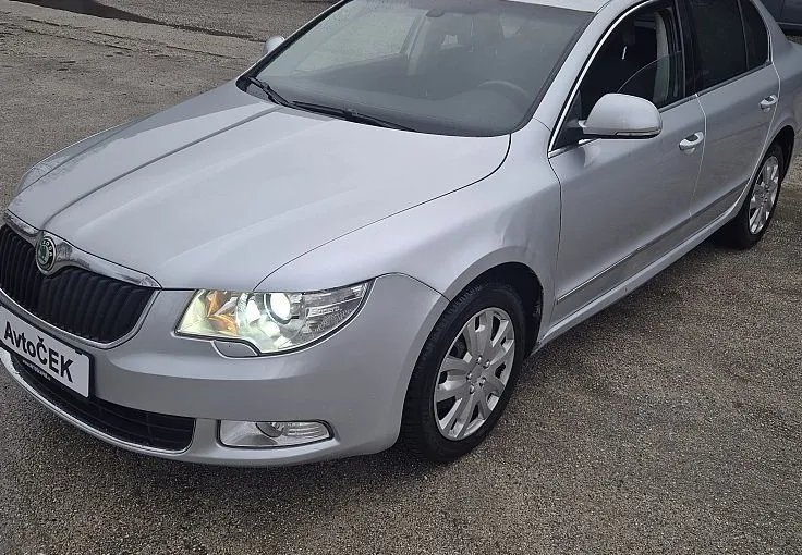 Zunanja slika - Škoda Superb - 1.9 TDI + XENON + NAVI + BREZ POLOGA - 1