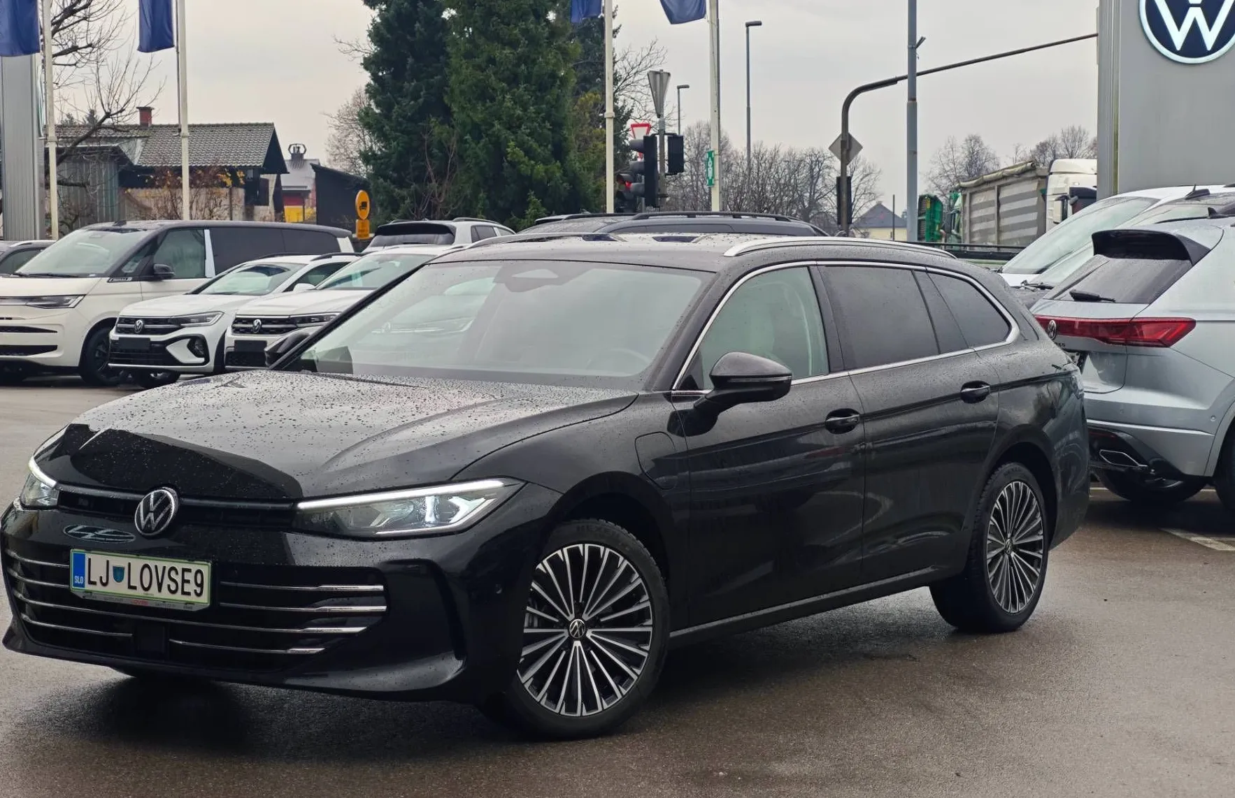 Zunanja slika - Volkswagen Passat - Variant 1.5 TSI eHybrid Elegance DSG 150kW... - 3