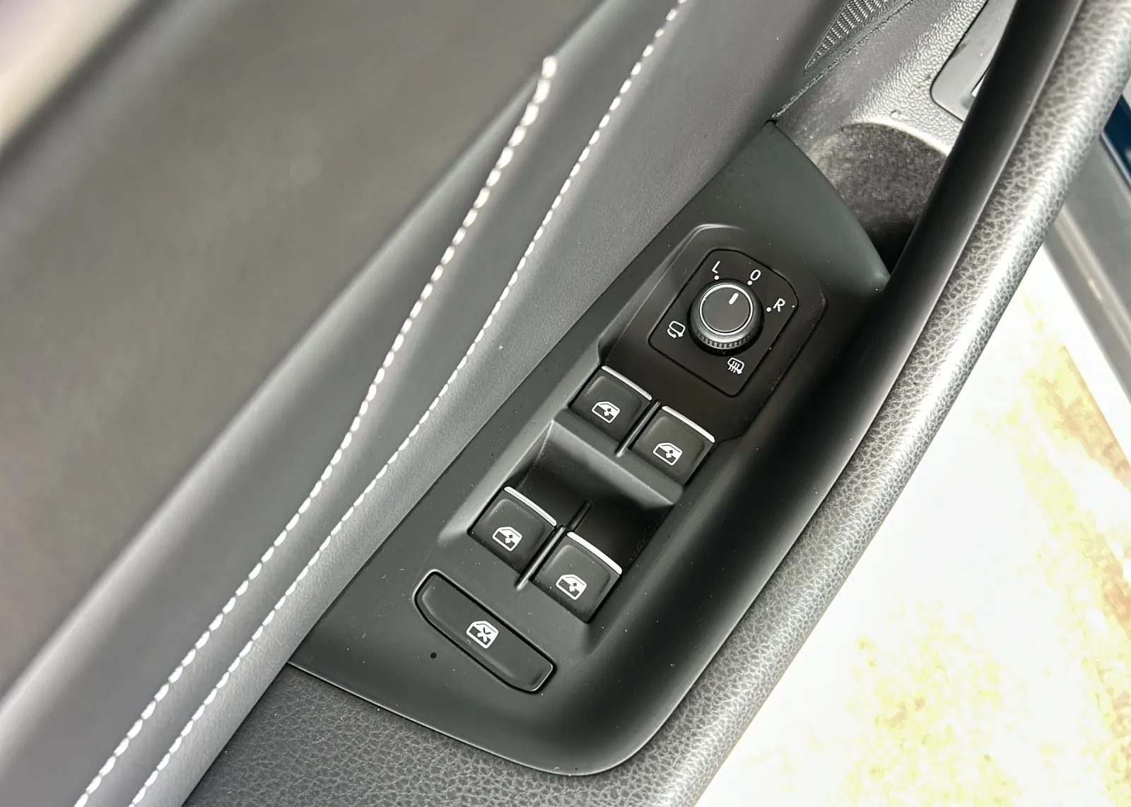 Zunanja slika - Volkswagen Passat - 2,0 TDI DSG 4motion - 15