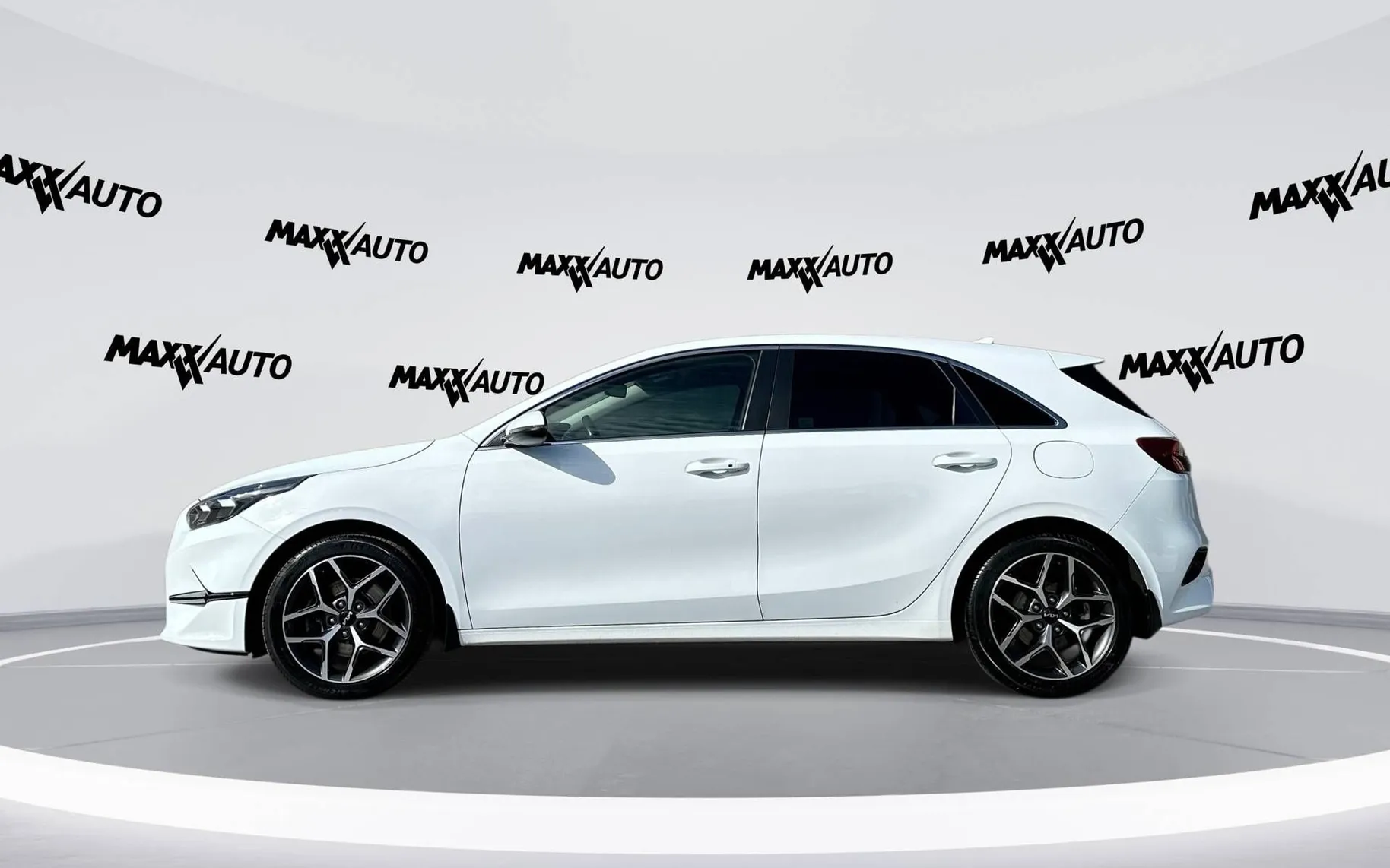 Notranja slika - KIA Ceed - 1.5 T-GDI EX Vision ISG - 8