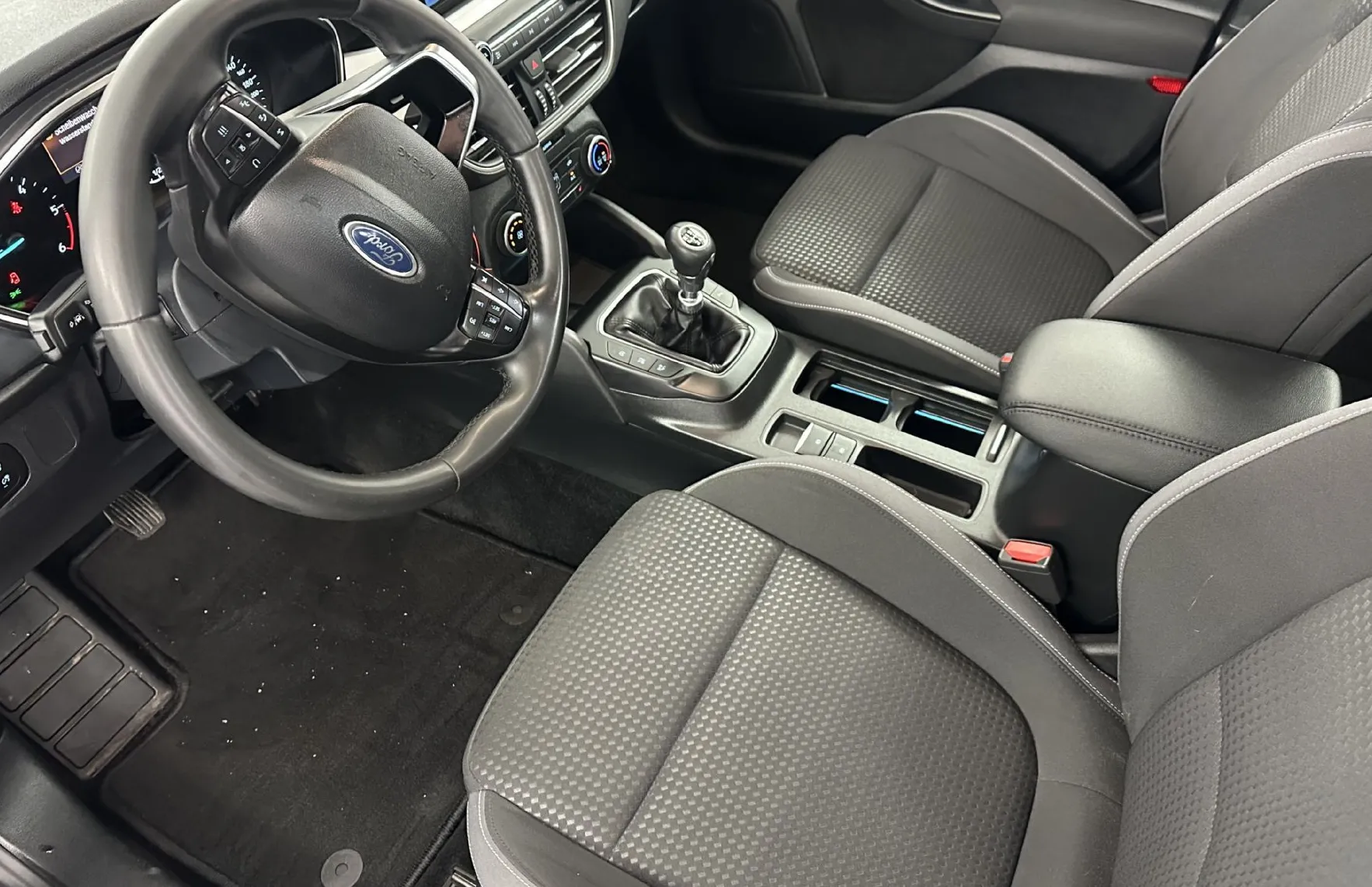 Zunanja slika - Ford Focus - Connect 1.5 EcoBlue 88KW.NEMŠKI+4GUME.KAMERA.LED - 16