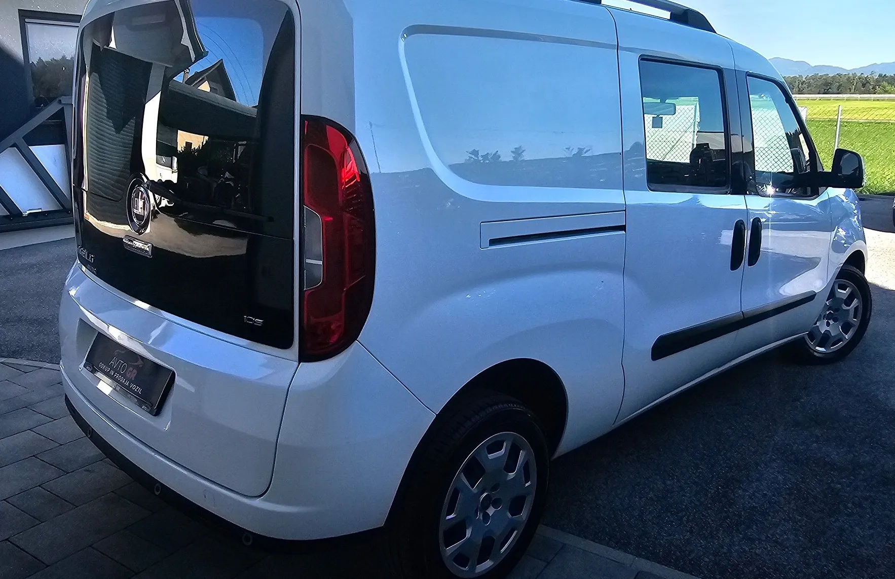 Zunanja slika - Fiat Doblo - 1.6j Multijet-MAXI- 5 SEDEŽ+TOVOR-SLO-1. LAST.-OD - 15