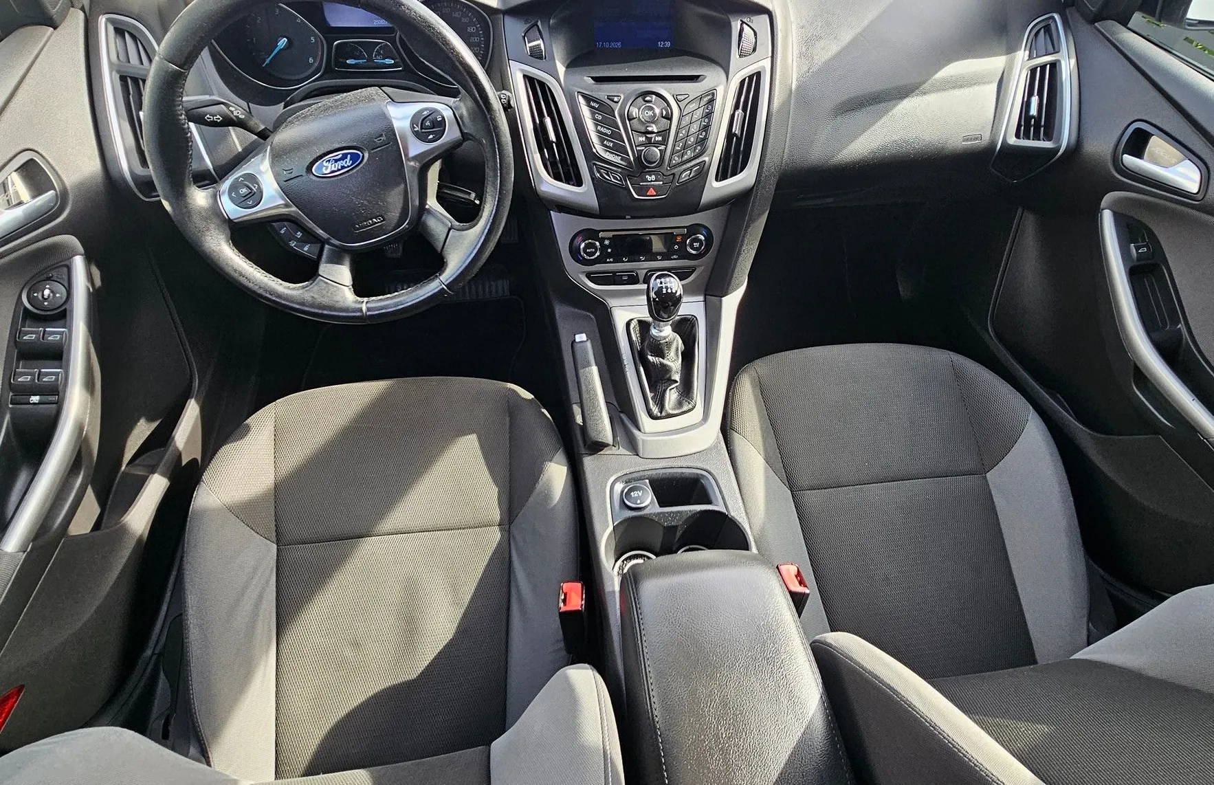 Zunanja slika - Ford Focus - 1.6 TDCi.Trend ECOnetic-VINJETA-ZIM.GUME DARILO - 2