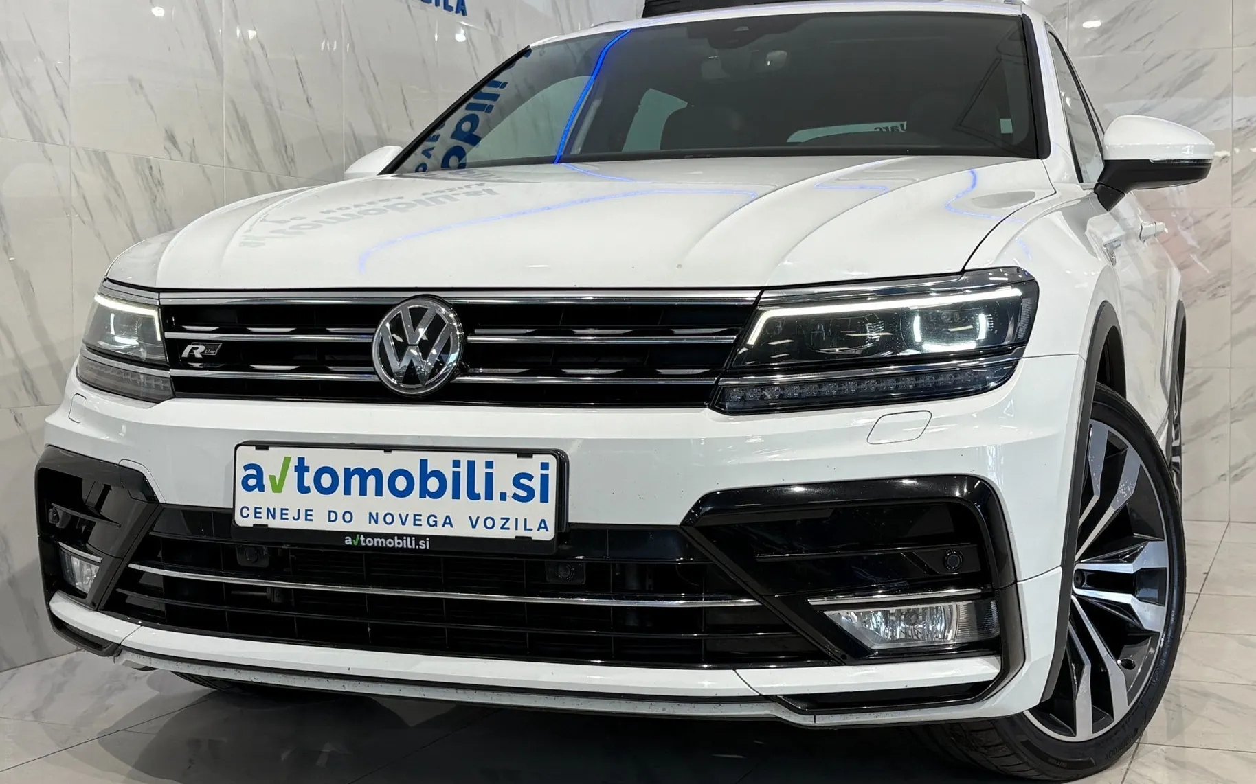 Zunanja slika - Volkswagen Tiguan - 2.0TDI R-Line DSG 4motion|Panorama|ACC|Kamera|SLO| - 3