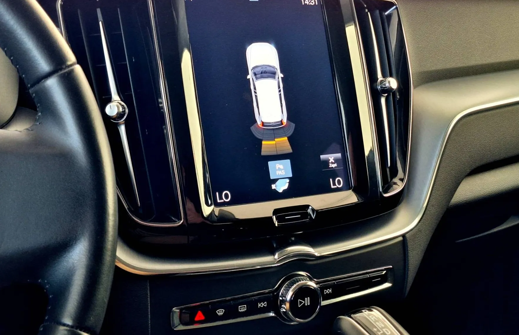 Zunanja slika - Volvo XC60 - D4 AWD Aut. Momentum•PDC•ALU19•VIRTUAL•... - 16
