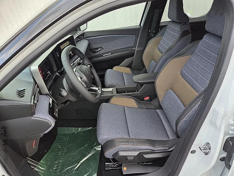 Zunanja slika - Renault 5 E-Tech Electric - Techno EV40 + Paket Zima+Udobje+Vožnja+Parkiran - 9