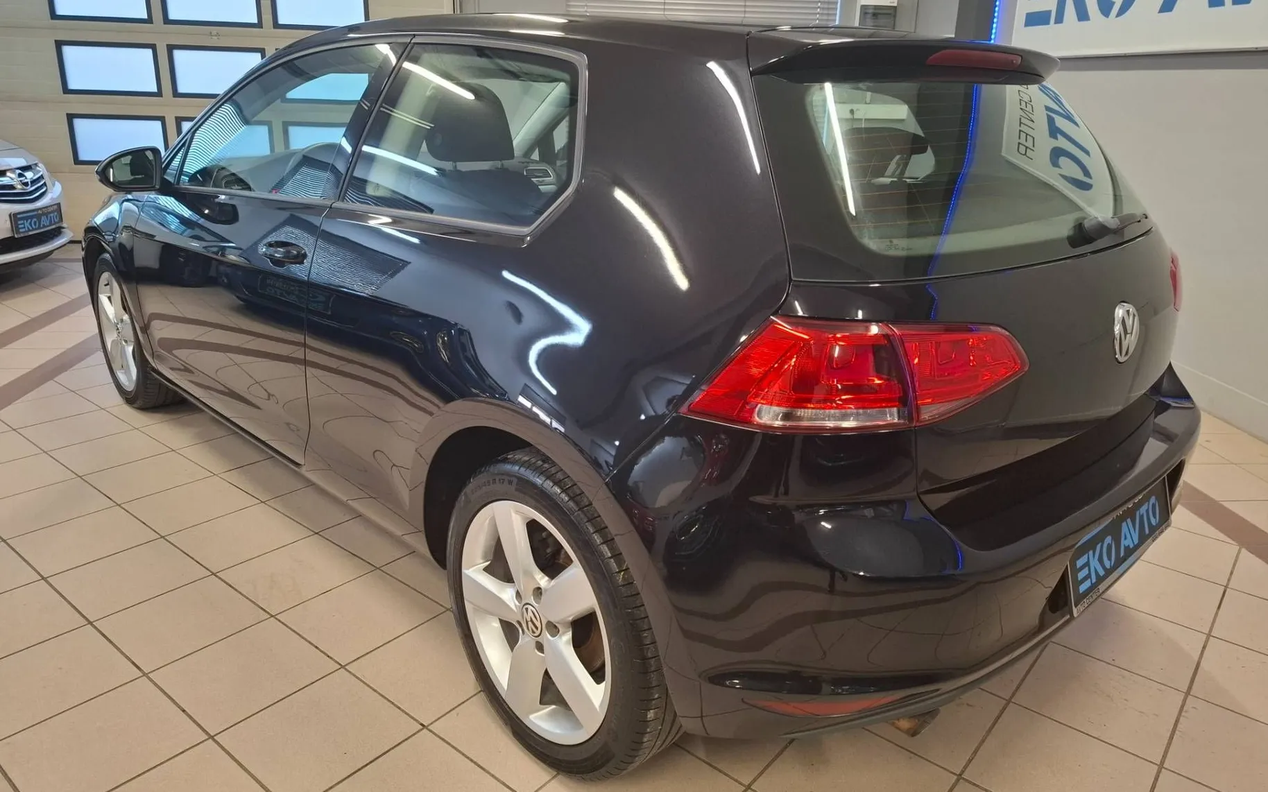 Zunanja slika - Volkswagen Golf - 1.6 TDI KREDIT BREZ POLOGA-1LASTNIK-KOT NOV - 3