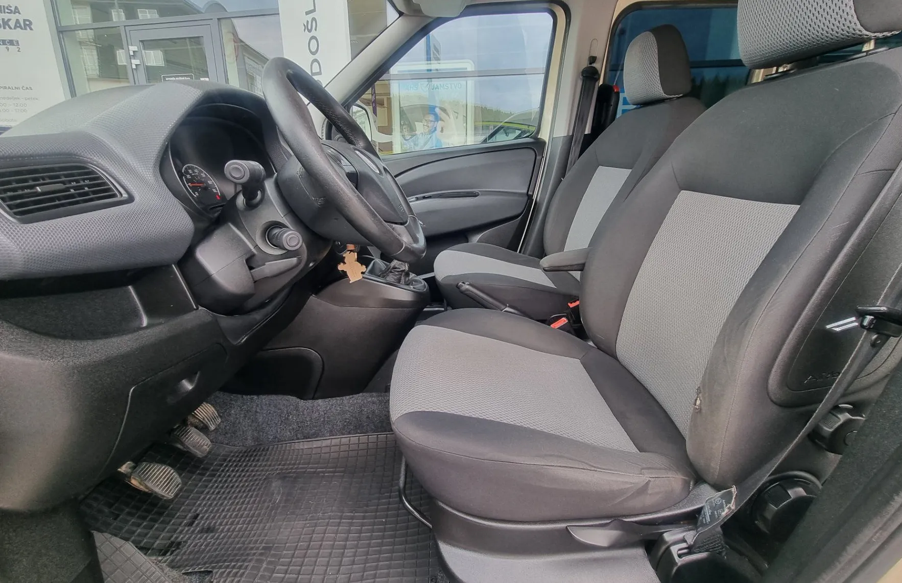 Zunanja slika - Fiat Doblo - 1.6 JTD - SLOVENSKI + POTRJENA KNJIGA + KLJUKA - 10