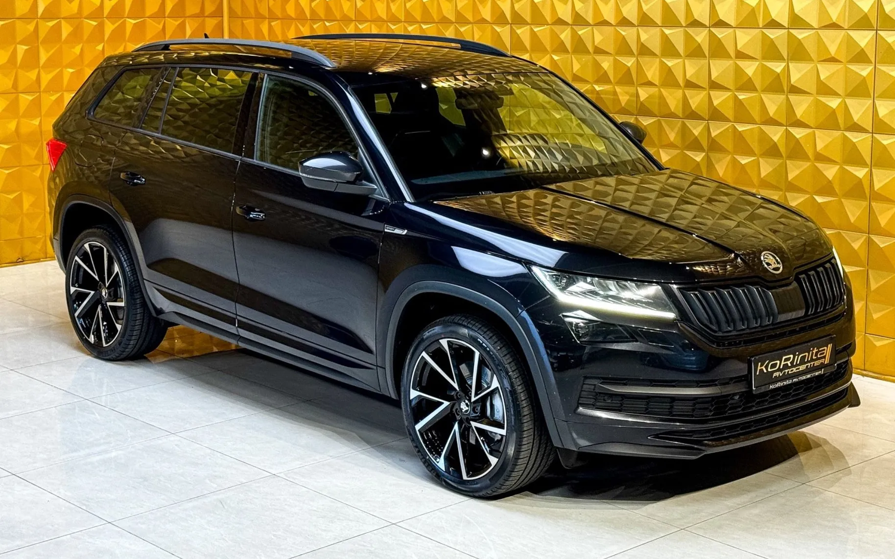 Zunanja slika - Škoda Kodiaq - 2.0 TDI AUT. 4X4-Sportline-7 SEDEZEV-GRETJE-KAMERA - 2