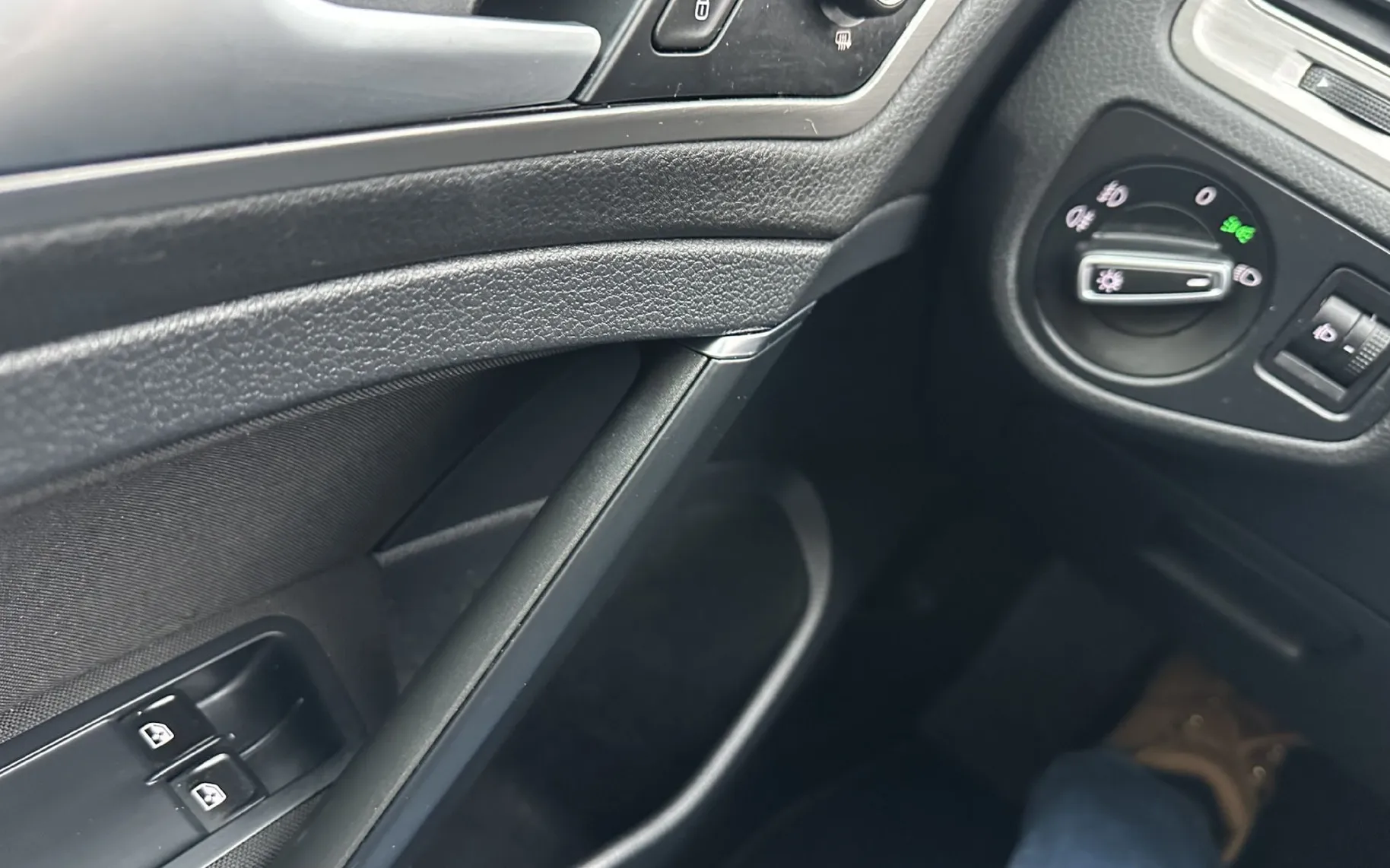 Zunanja slika - VW Golf - 1.2 TSI Comfortline 81 KW.BENCIN.SAMO 75.000 KM - 10