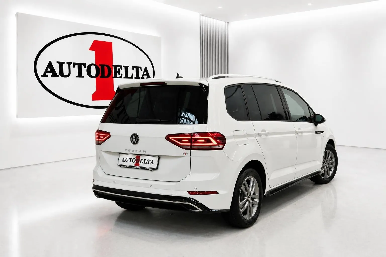 Zunanja slika - Volkswagen Touran - 1.5 TSI 4ALL DSG - 3