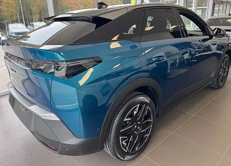 Zunanja slika - Peugeot 3008 - GT HIBRID 145 e-DCT - BON ZA ZIMSKE PNEVMATIKE - 2