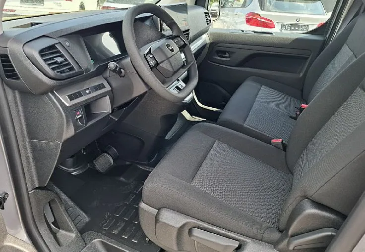 Zunanja slika - Opel Zafira - vivaro 2.2 diesel avtomatik - 9 SEDEŽEV - 5