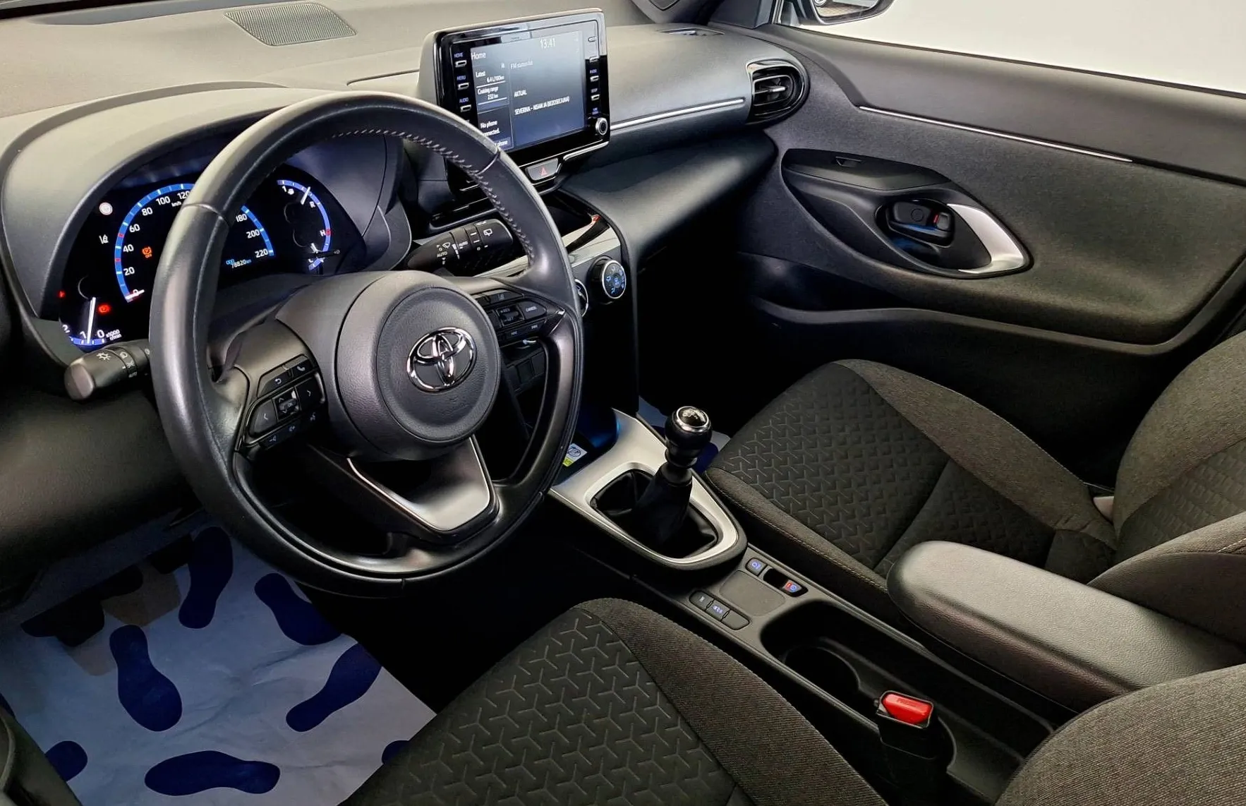 Zunanja slika - Toyota Yaris Cross - 1.5 VVT-iE Sport •Slovensko vozilo•1.lastnik• - 8