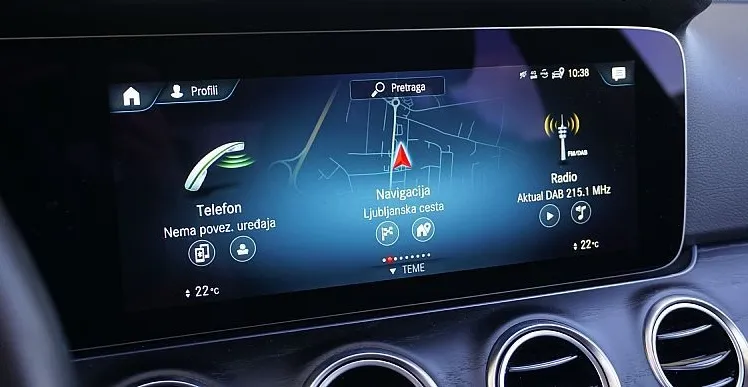 Zunanja slika - Mercedes-Benz E-Razred - E 220 d T Avangarde+ LED+NAVI+18 COL ALU +PRIKLOP+ - 13