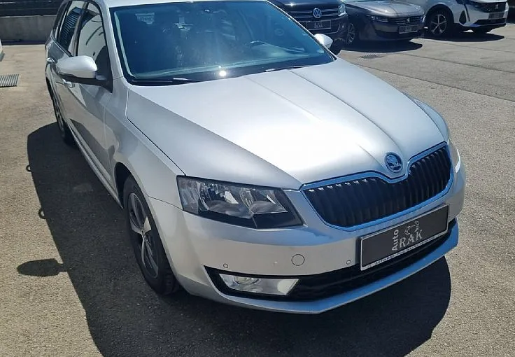 Zunanja slika - Škoda Octavia - Combi 1.6 TDI Ambition - 4