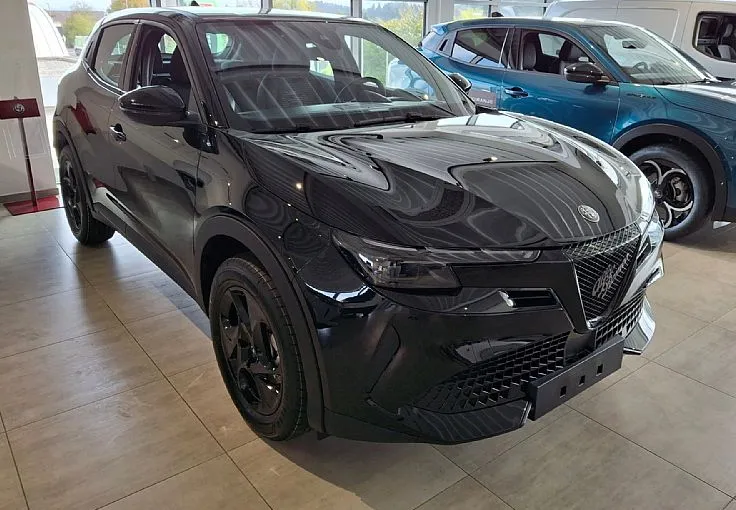 Zunanja slika - Alfa Romeo Junior - 1.2 E-DCT6 MHEV CORE - 3