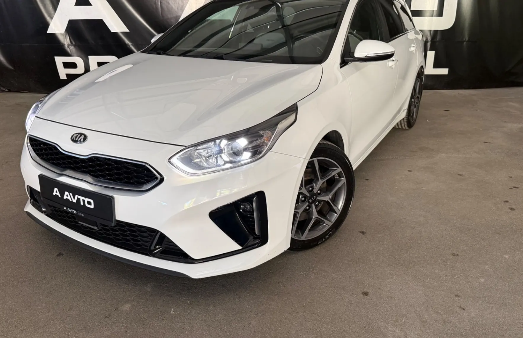 Zunanja slika - KIA Ceed - SW  SW 1.4 T-GDI GT-Line ISG DCT - 1