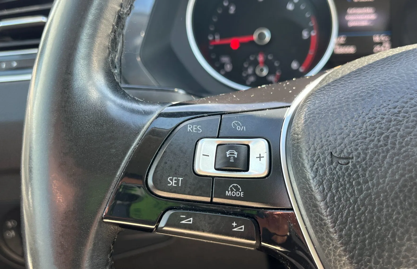 Zunanja slika - VW Tiguan - 2.0 TDI BMT Comfort Edition LED. NAVI. VZR. KAM. - 15