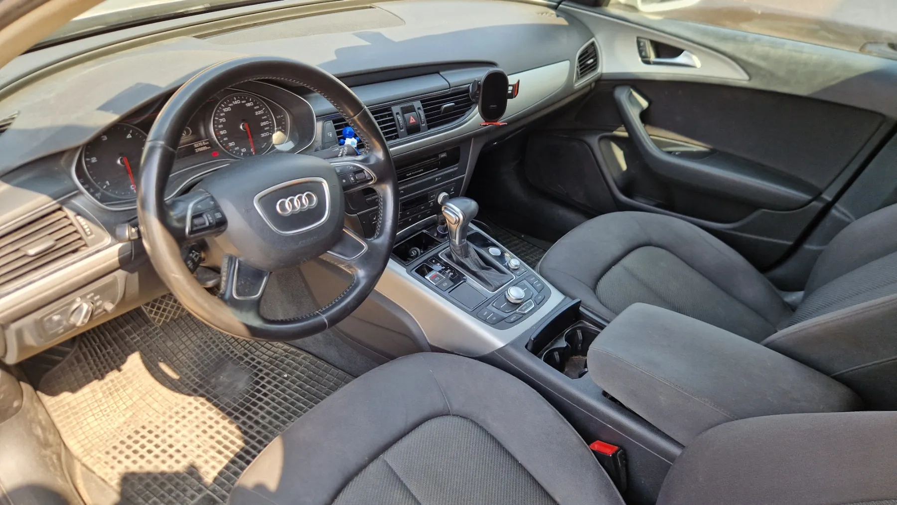 Notranja slika - Audi A6 - avant - 4