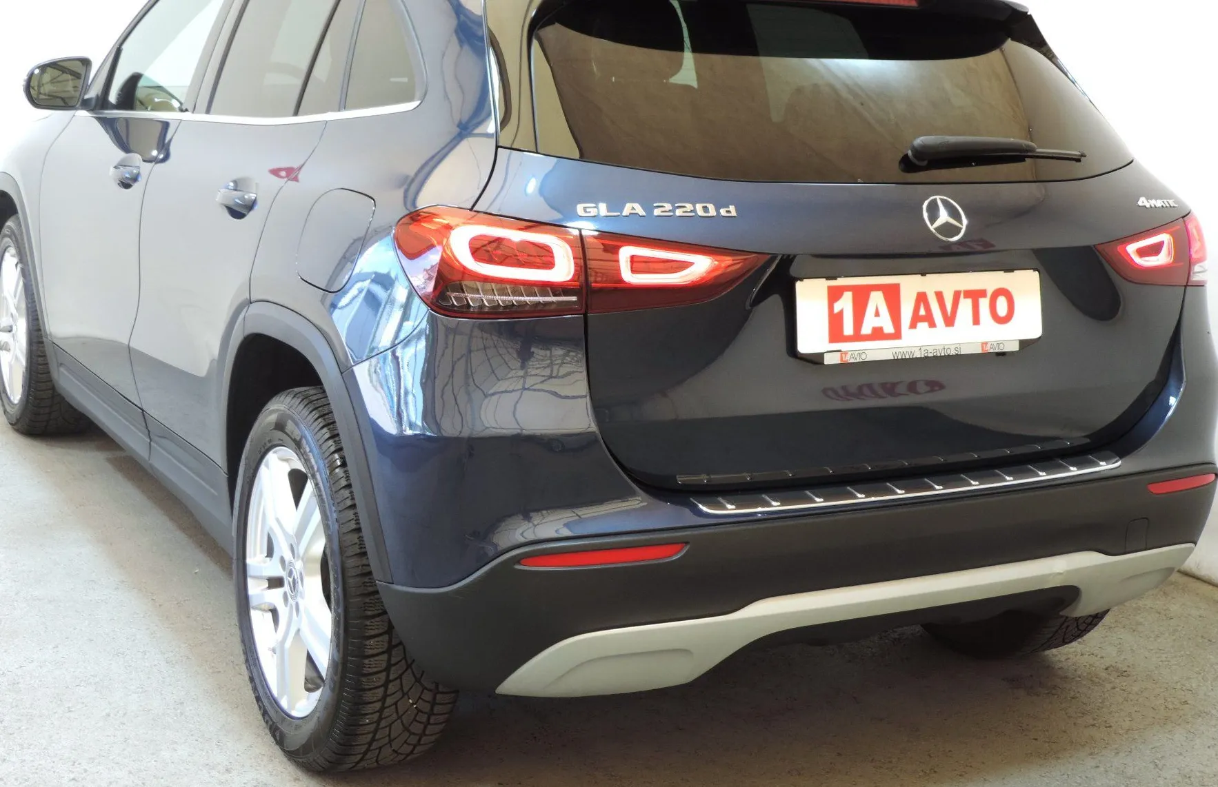 Zunanja slika - Mercedes-Benz GLA-Razred - GLA 220 d 4MATIC  Avt. KAMERA-USNJE-LED... - 7