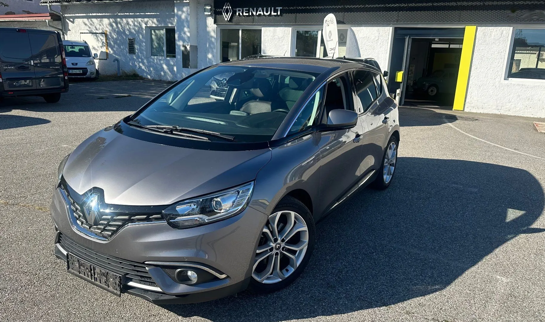 Zunanja slika - Renault Scénic - 1.7 DCI.88 KW NAVI.KLJUKA.VSI SERVISI.. - 1