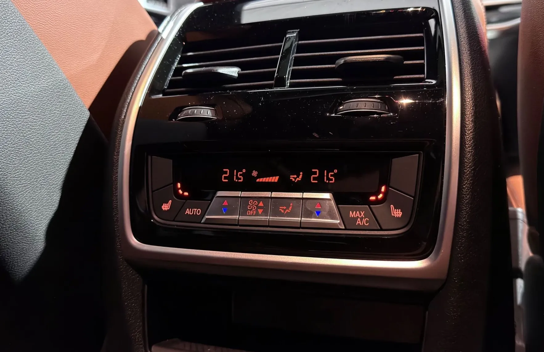Zunanja slika - BMW X6 - serija : xDrive40d - ZRAČNO - SKY PANO - ICONIC - MASAŽA - 18