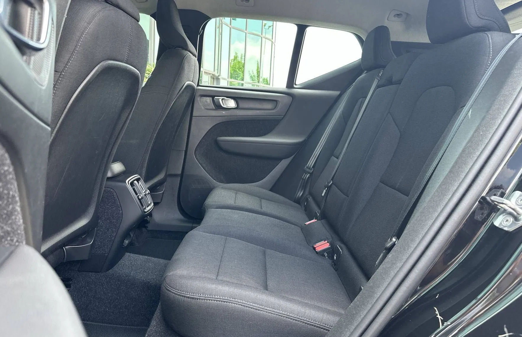 Zunanja slika - Volvo XC40 - T3 Momentum Avt. - 11