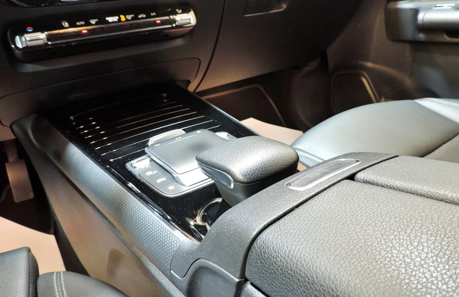 Zunanja slika - Mercedes-Benz B-Razred - B 180 d  Avt. LED-KAMERA-USNJE - 18