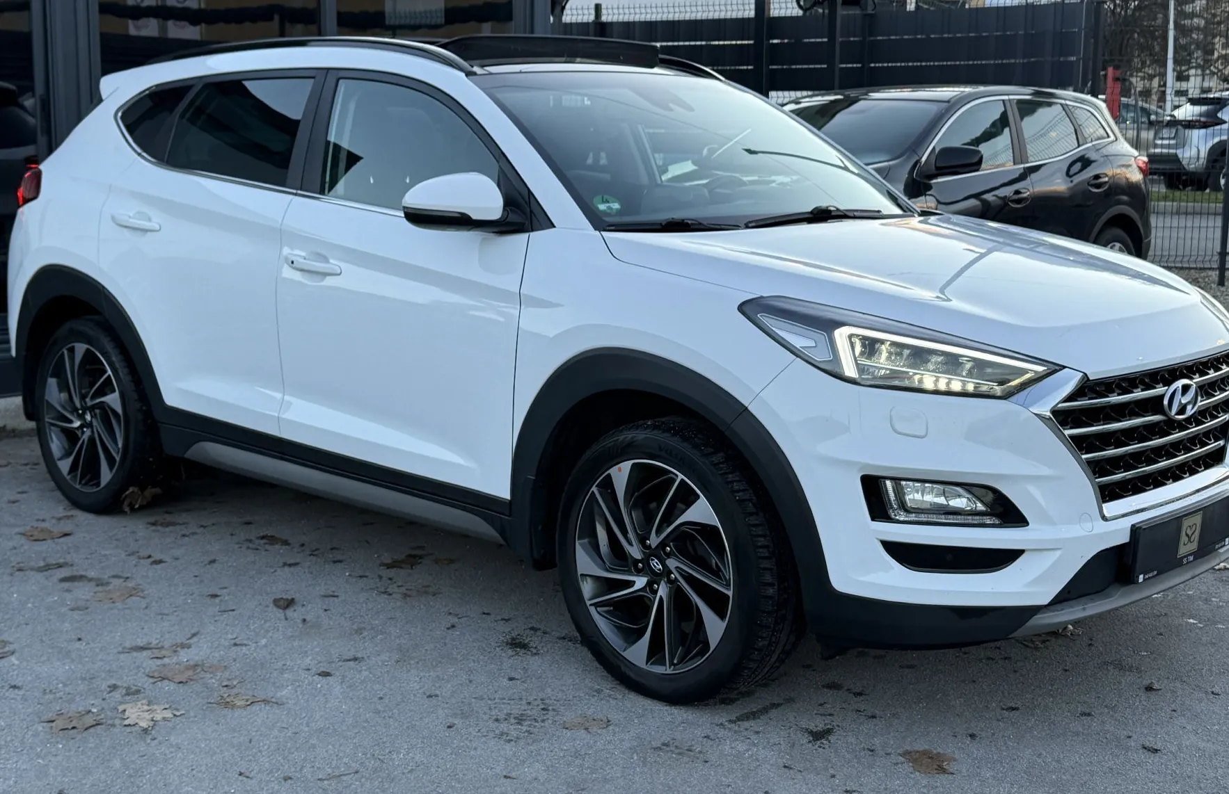 Zunanja slika - Hyundai Tucson - 1.6CRDI Premium Panorama-LED-Mkot-GrSed-NAV-Tem-DE - 2