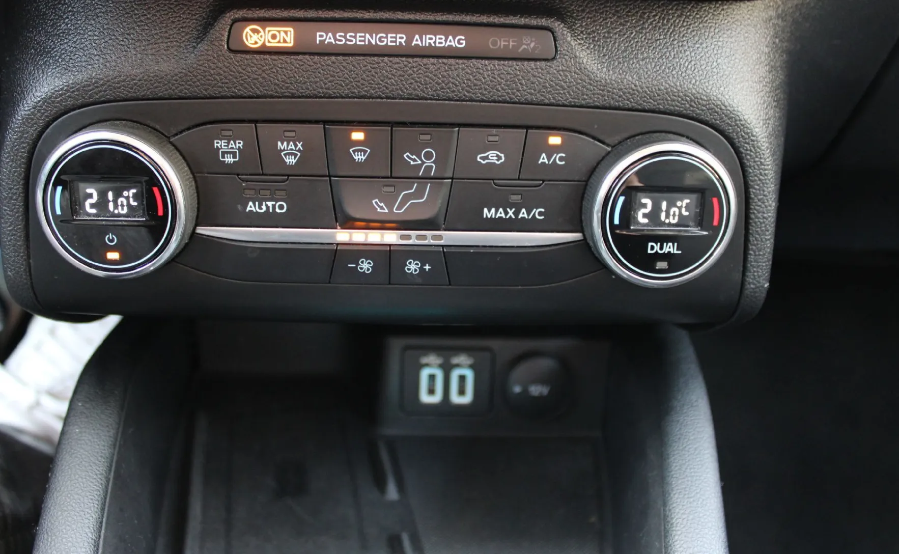 Zunanja slika - Ford Focus - 1.5 EcoBlue 88 kW TITANIUM X-VIRTUAL-KEYLESS GO - 19