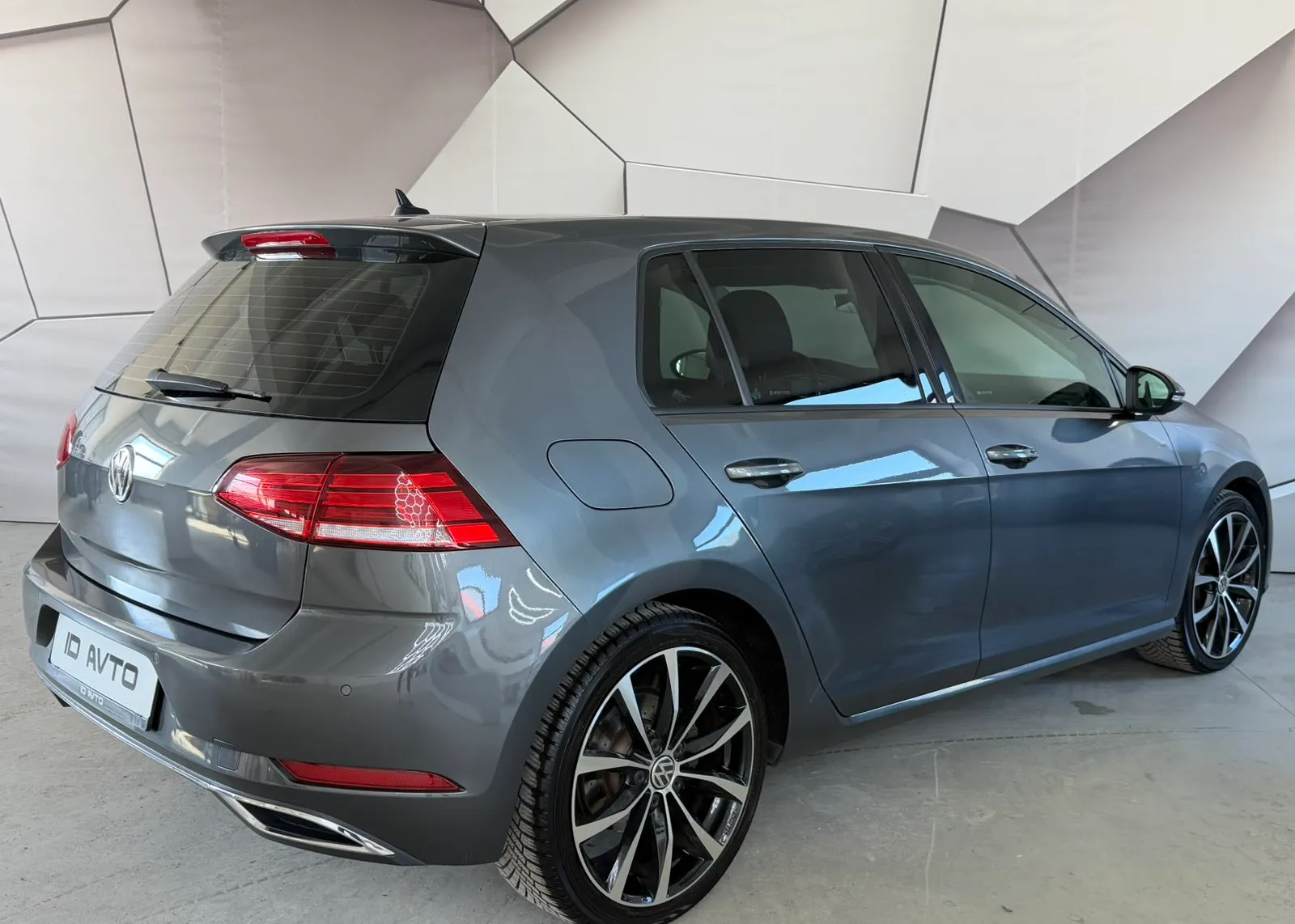 Zunanja slika - VW Golf - 2,0 TDI BMT 40 let - 5