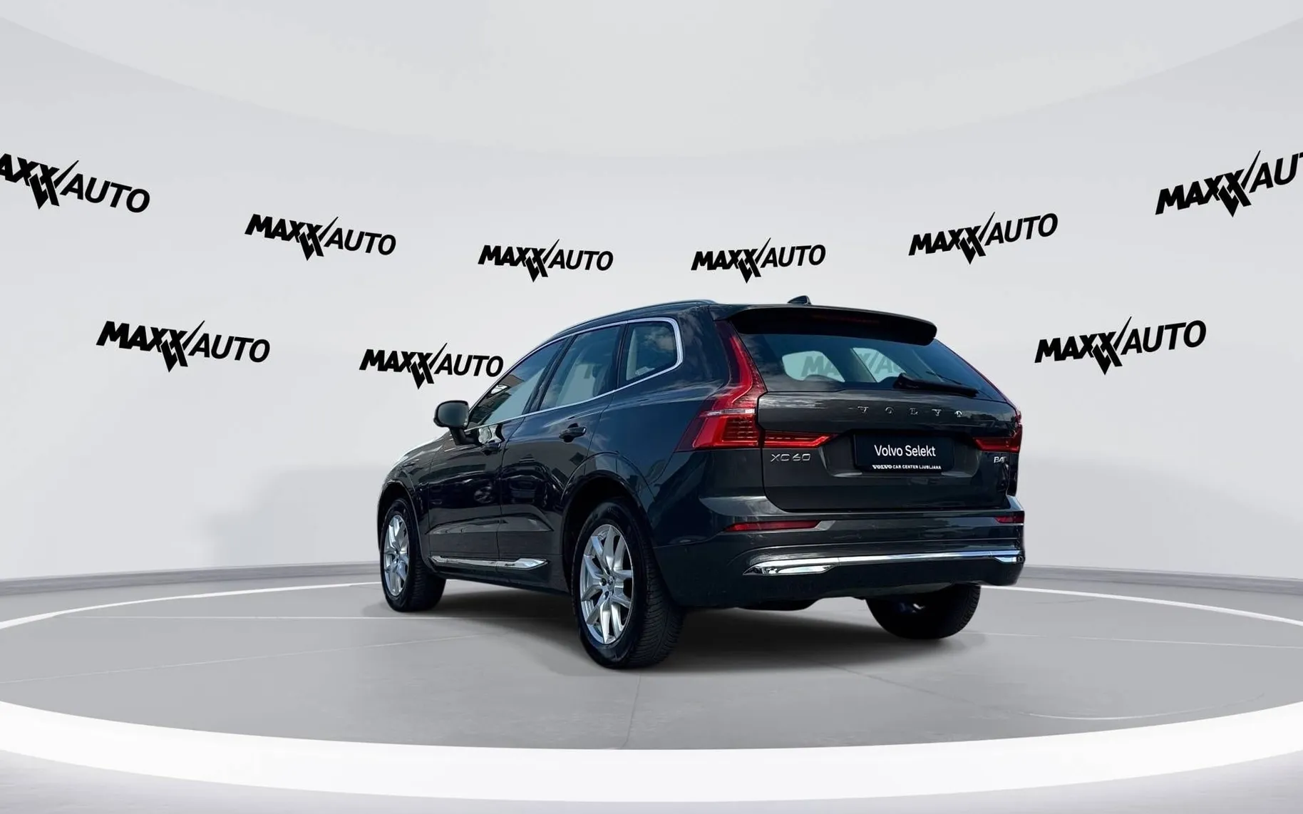 Notranja slika - Volvo XC60 - B4D AWD Plus Bright Avt. - 7