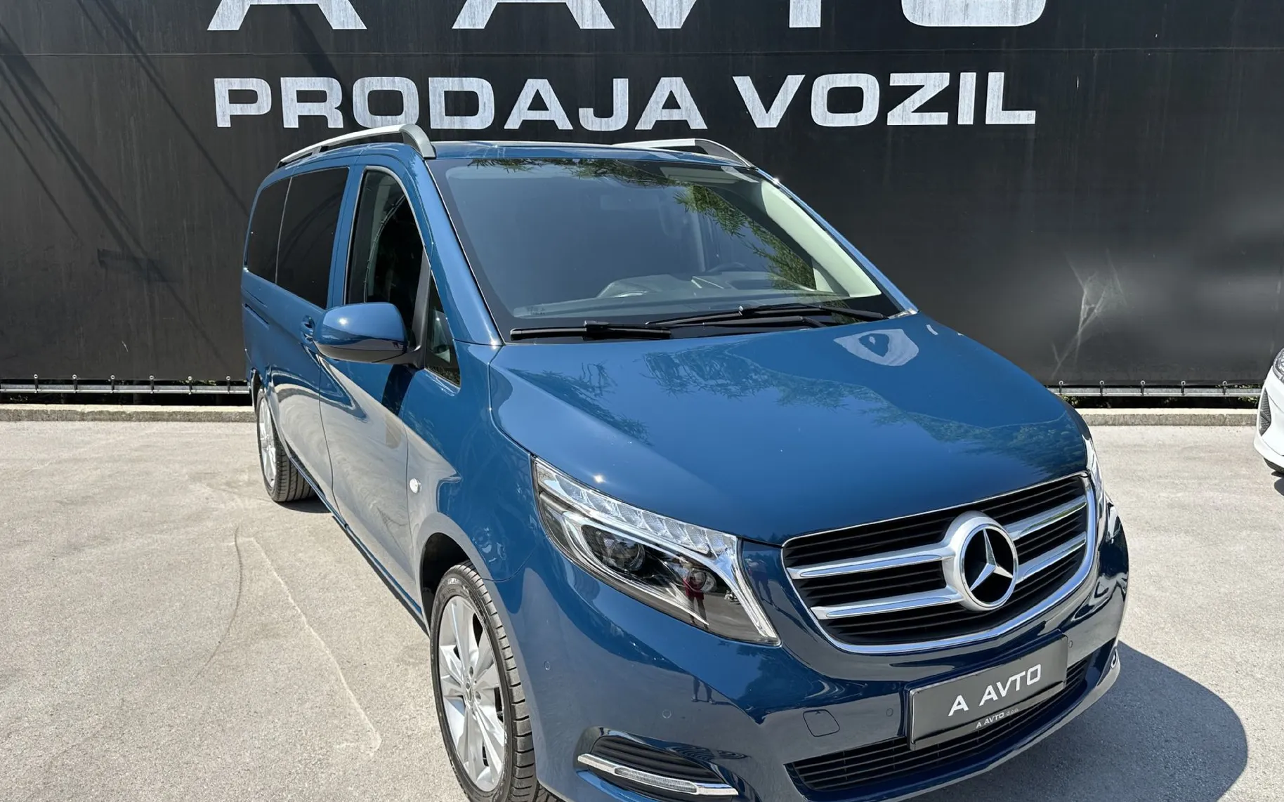 Zunanja slika - Mercedes-Benz Vito - 4x4-LANG-WEBASTO-2xPDC-NAVI-GRET.SEDEŽEV-7+1-VK... - 2