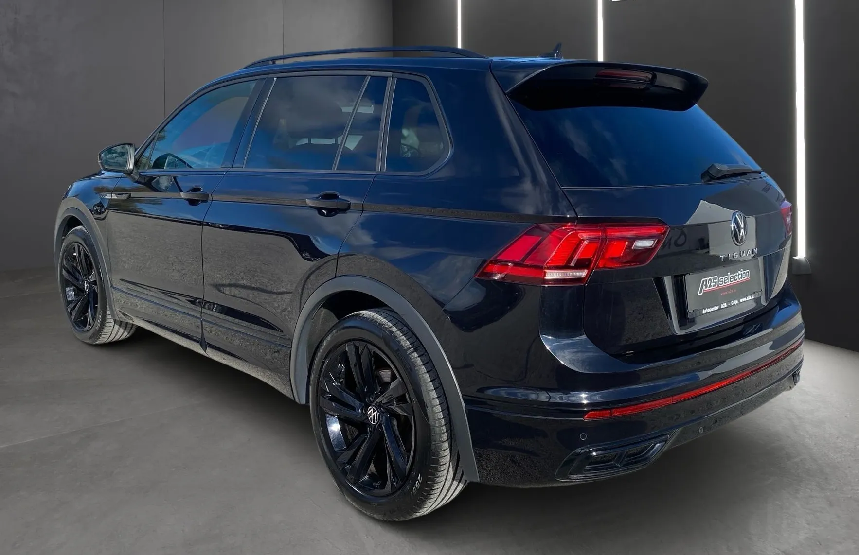 Zunanja slika - VW Tiguan - 2.0 TDI DSG R-Line-Black Style-Matrix-Vl.kljuka... - 3