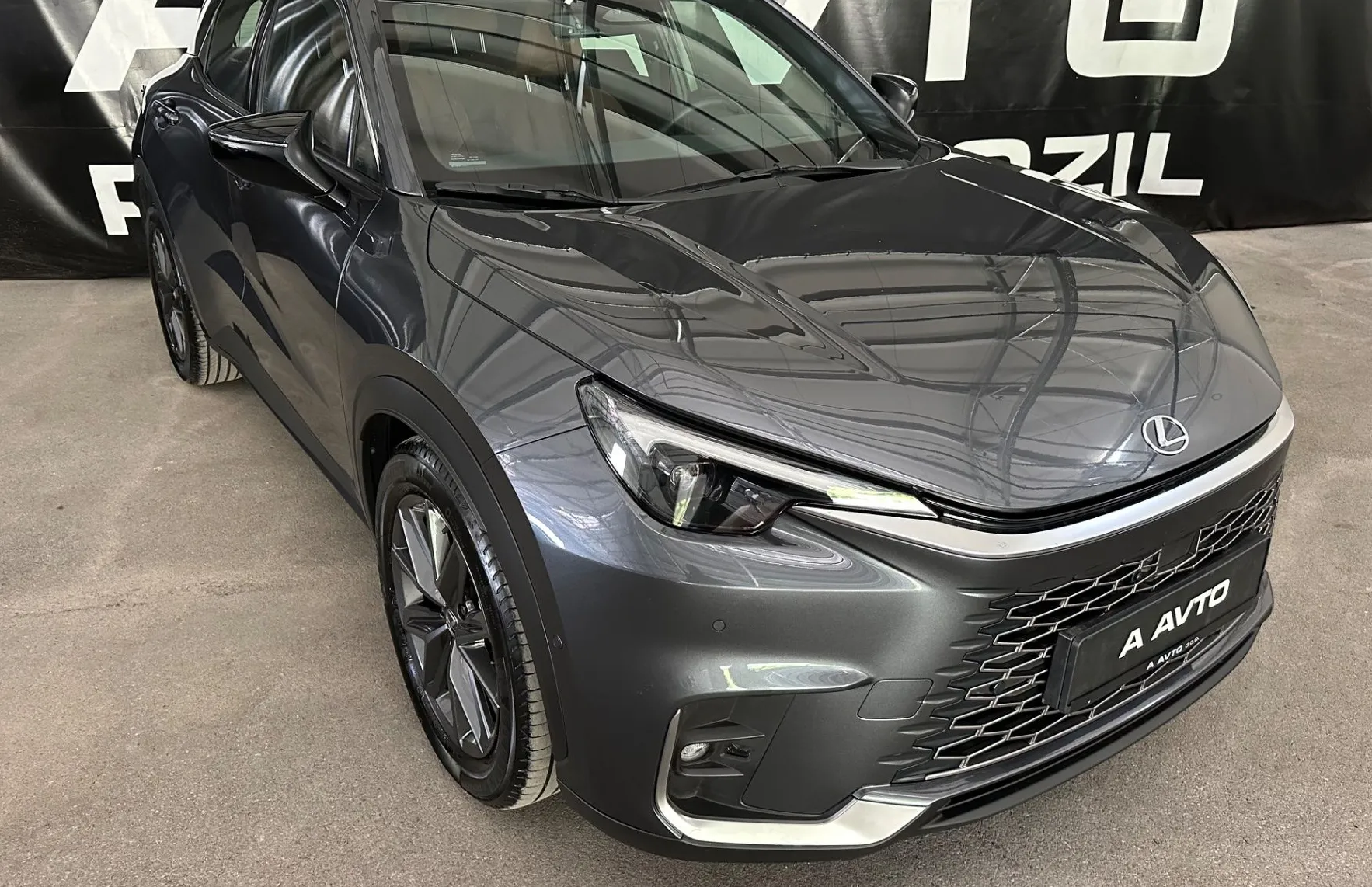 Zunanja slika - Lexus LBX - 1.5 HEV Relax Avt. MARK LEVINSON-KAM360-HUD-KLESS - 2