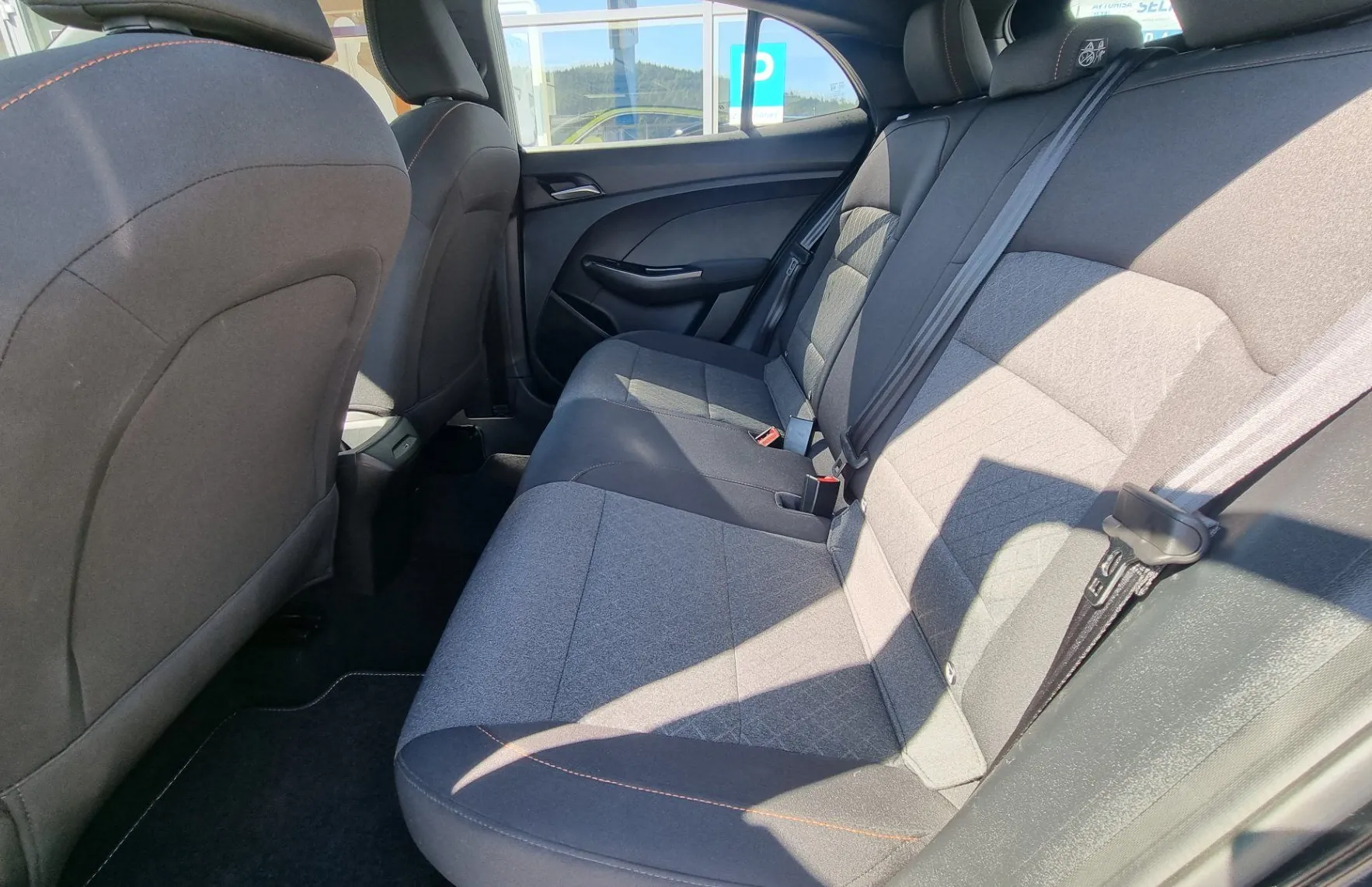 Zunanja slika - MG MG3 - 1.5 COMFORT - ODLIČNO OHRANJEN - TOP OPREMA - 10