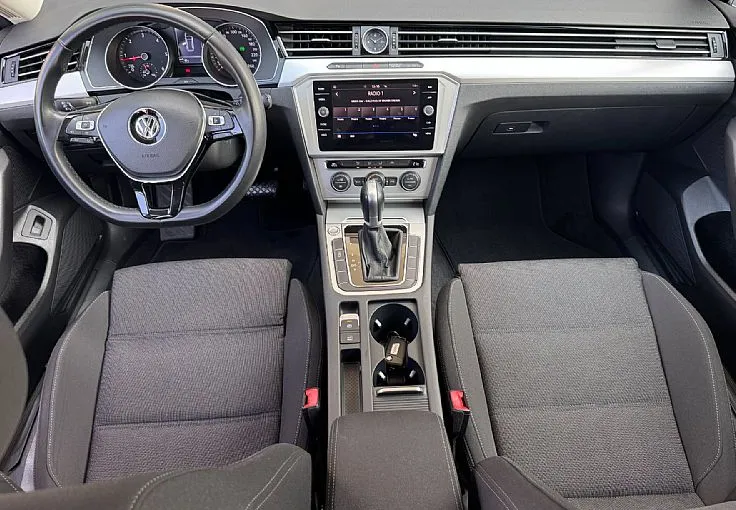Zunanja slika - Volkswagen Passat - Variant 2.0 TDI Comfortline avt.-RADAR-SENZORJI-KREDIT - 9