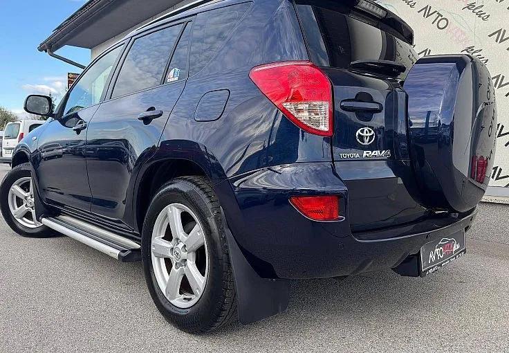 Zunanja slika - Toyota RAV4 - 2.0 Limited Aut. 4x4 - 5