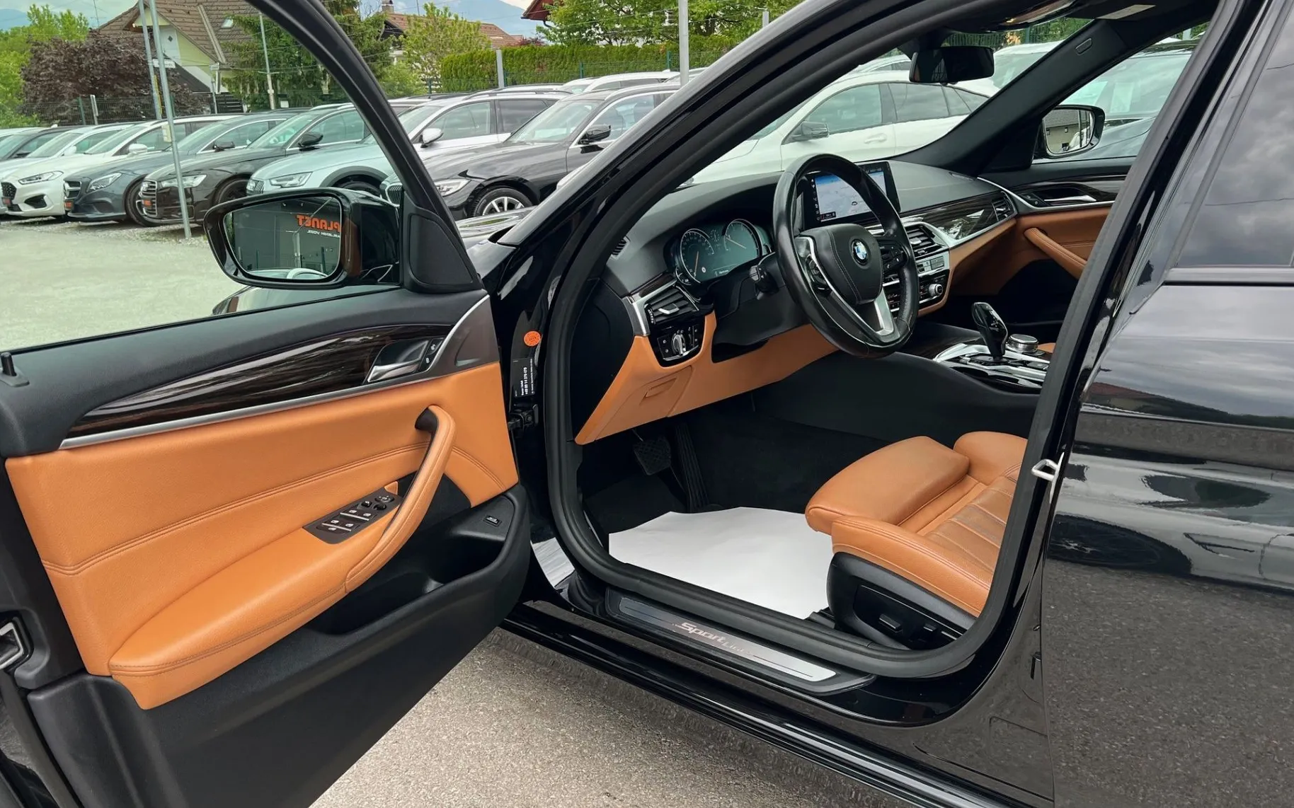 Zunanja slika - BMW Serija 5 - : 520d AUT. SPORTLiNE FULL LED HEADuP ŠIBEDAH ALU20 - 12