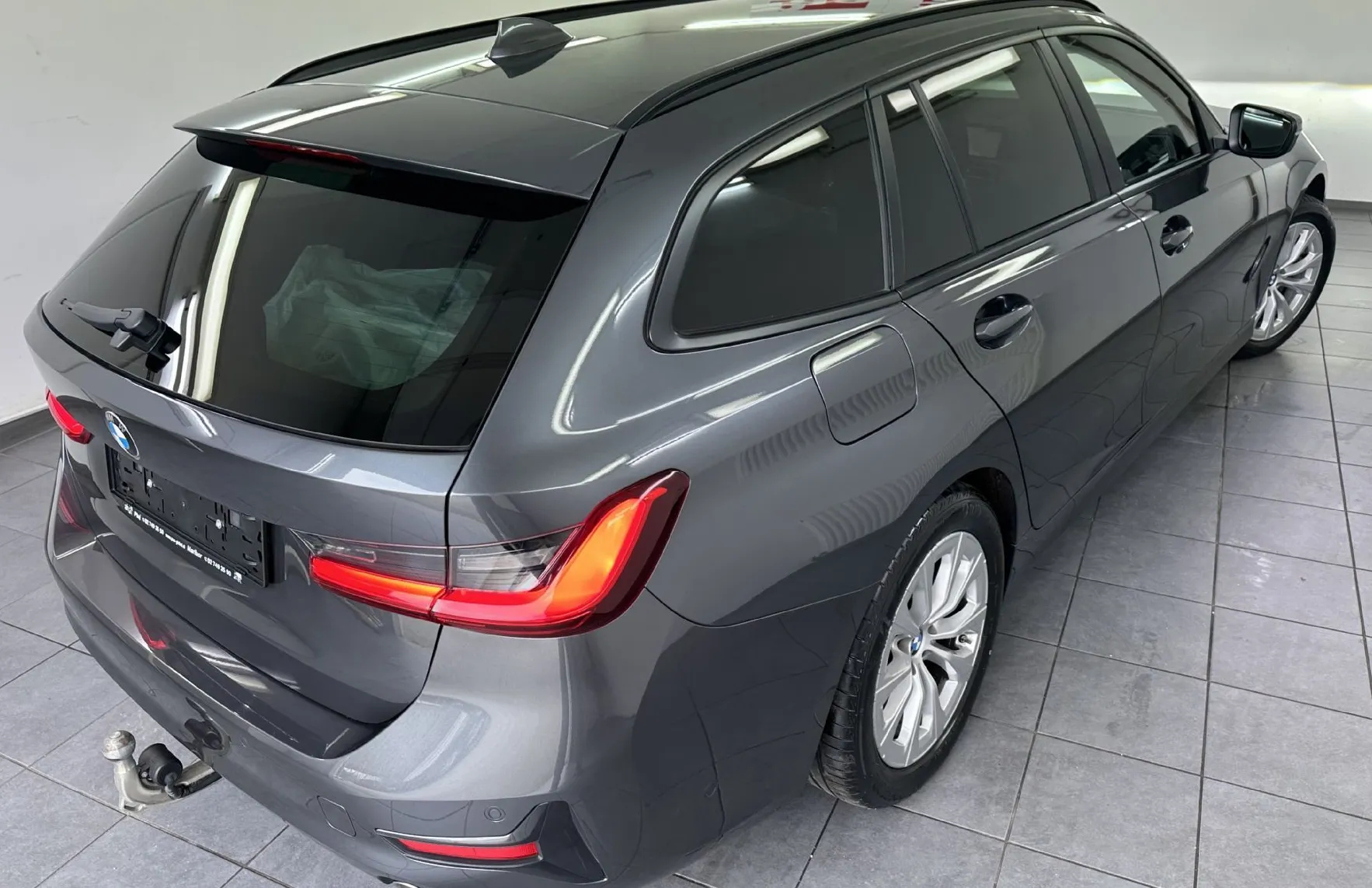 Zunanja slika - BMW Serija 3 - Touring: 318d Touring Luxury.NEMŠKI+4ALU.KAMERA.NAVI.ACC - 12